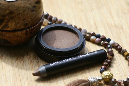 Eye Liner und Eye Shadow mit Colorona® Aborigine Amber (nach Formulierungen von Olionatura®)