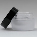 Tiegel aus satiniertem Glas, 15 ml, Serie NOIRÉ