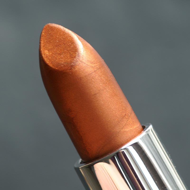 Lippenstift mit Silk Copper und einem geringen Anteil Aztec Gold